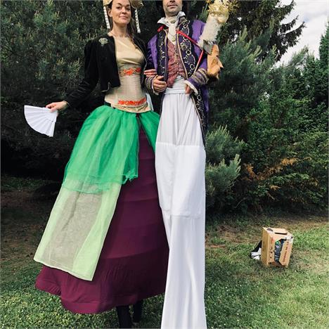 Animace na chůdách