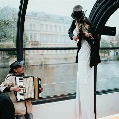 Animace na chůdách